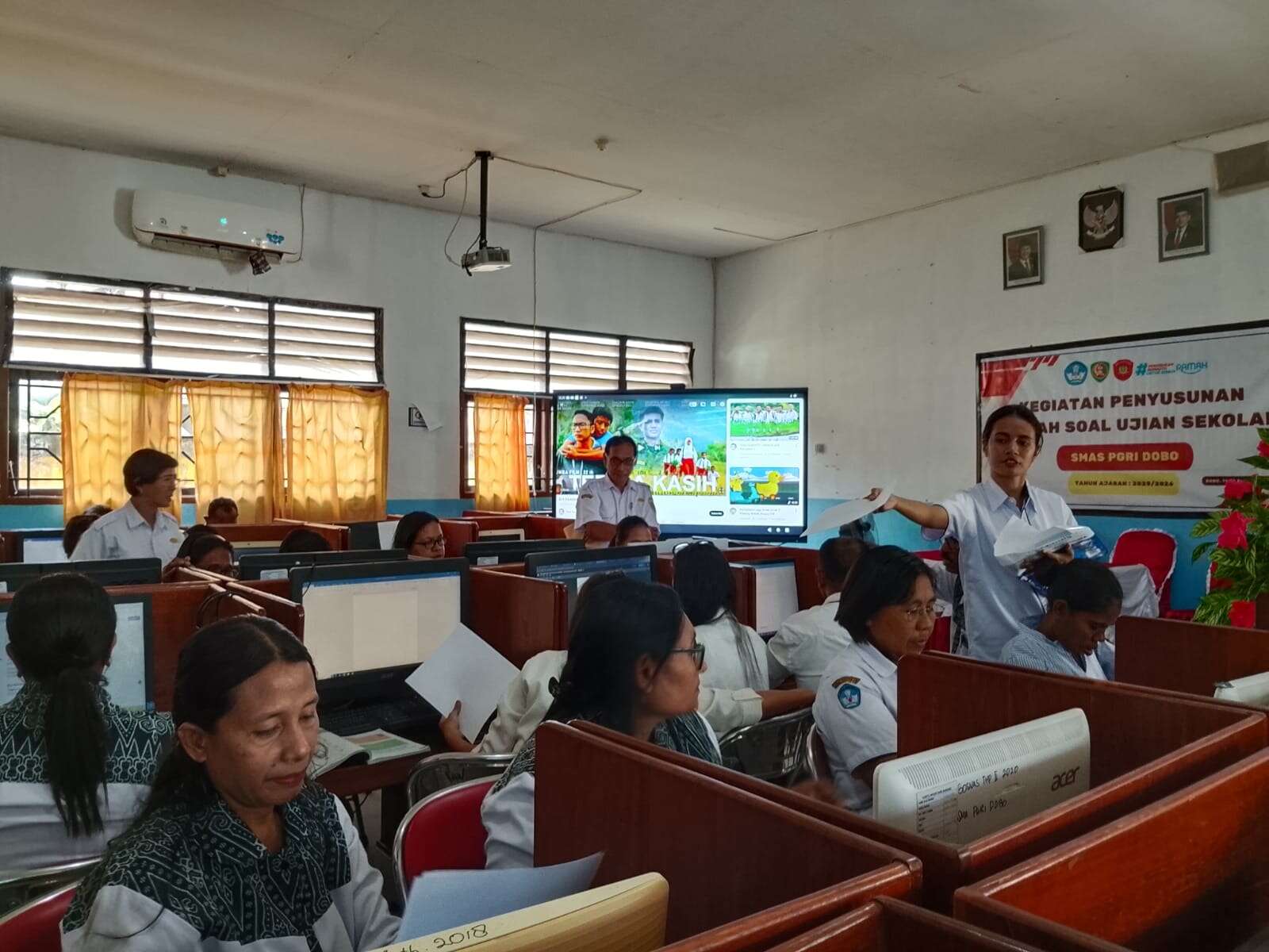 KEGIATAN PENYUSUNAN SOAL UJIAN SEKOLAH KELAS XII TAHUN AJARAN 2025/2026